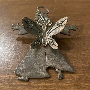 Vintage 1997 Emilia Castillo silver-tone angel butterfly scarf clip